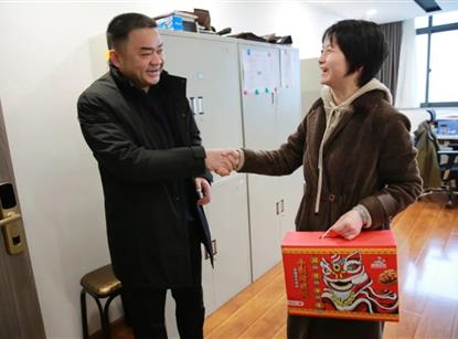 春節(jié)慰問送溫暖，歲寒情深暖人心——綿投集團(tuán)組織開展2022年春節(jié)慰問系列活動(dòng)