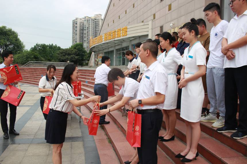 照片4(1) 照片4(1)